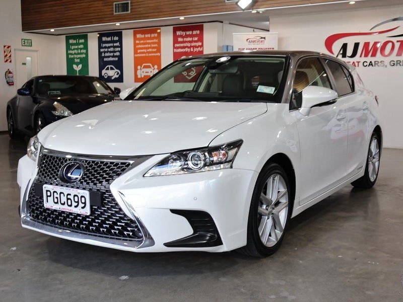 2020 Lexus CT 200h HYBRID Leather (NZ New), photo 3