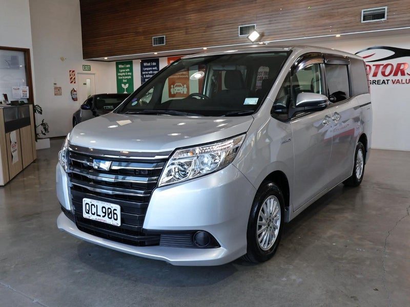 2015 Toyota Noah HYBRID G, photo 3