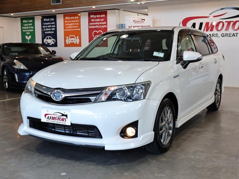 2013 Toyota Corolla FIELDER HV G WXB, photo 3