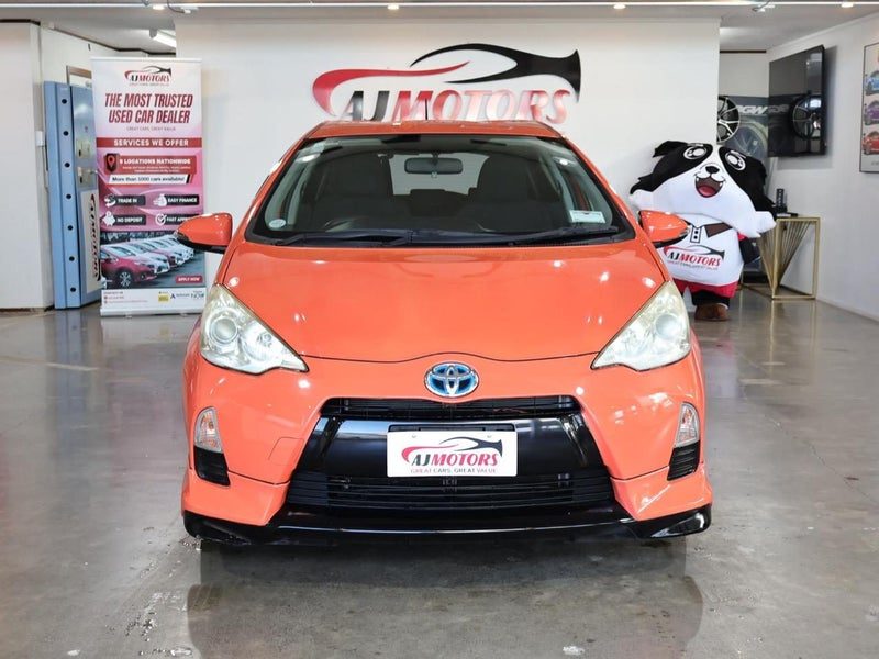 2012 Toyota Aqua 1.5 push start button, photo 2