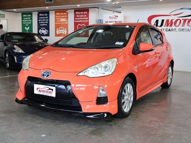 2012 Toyota Aqua 1.5 push start button, photo 3