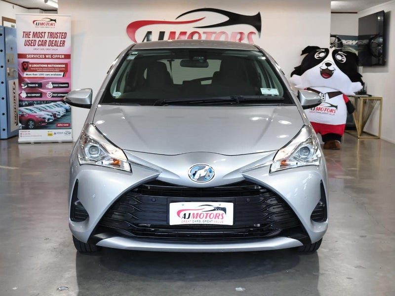 2019 Toyota Vitz HYBRID, photo 2