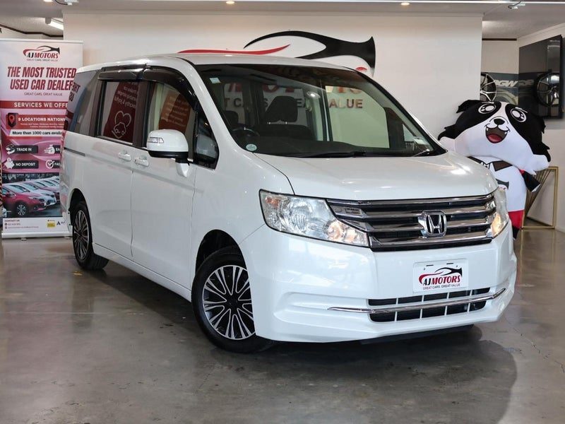 2014 Honda Step Wagon 8 SEATER MINI VAN