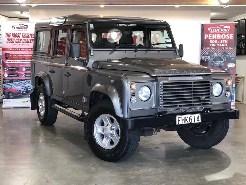 2010 Land Rover Defender 110, main photo