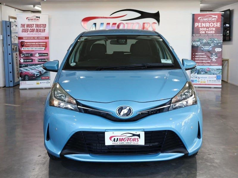 2016 Toyota Vitz 1.3L Push Button, photo 2