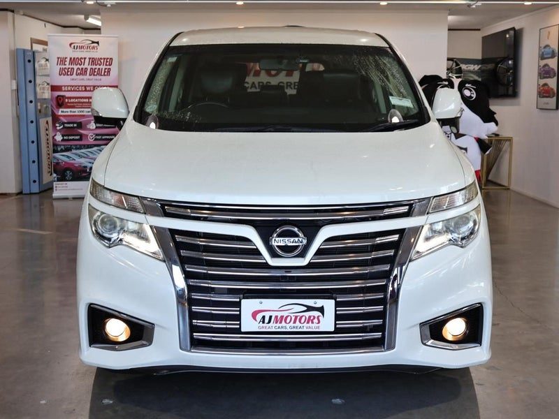2017 Nissan Elgrand Highway Star, photo 2