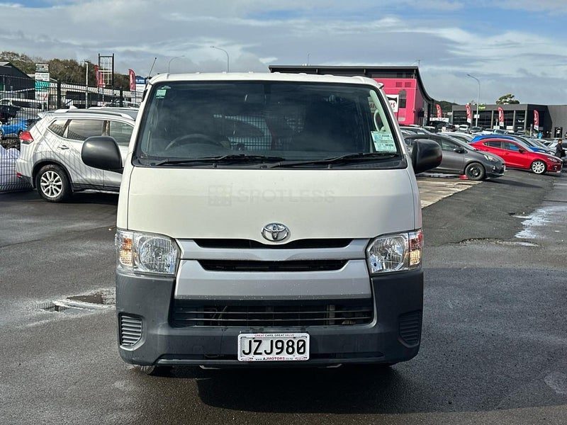 2016 Toyota Hiace ZL TD (NZ New), photo 2