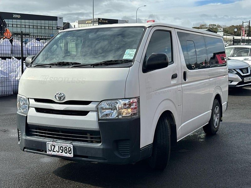 2016 Toyota Hiace ZL TD (NZ New), photo 3