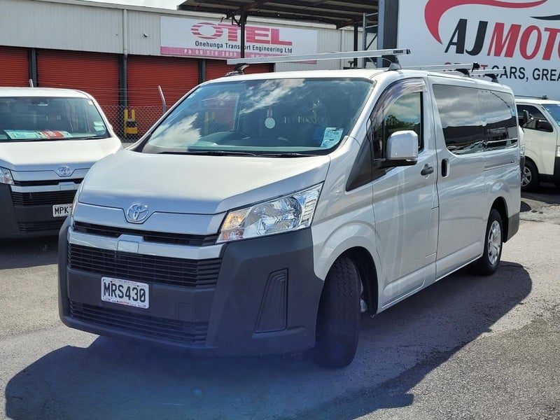 2020 Toyota Hiace ZR GVN 2.8DT/6AT, photo 3
