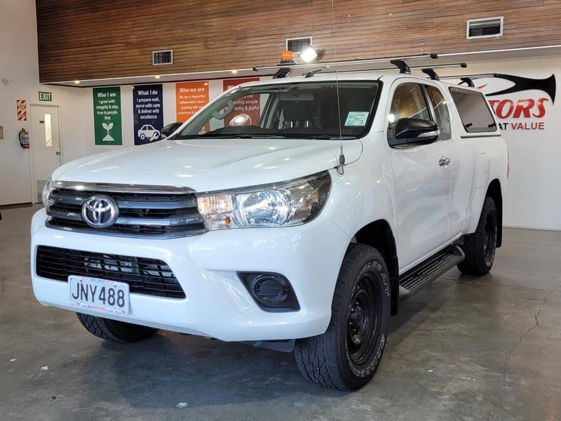 2016 Toyota Hilux SR TD 2.8D/4WD(NZ New), photo 3