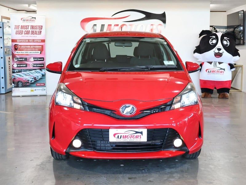 2015 Toyota Vitz 1.3L Push Button, photo 2