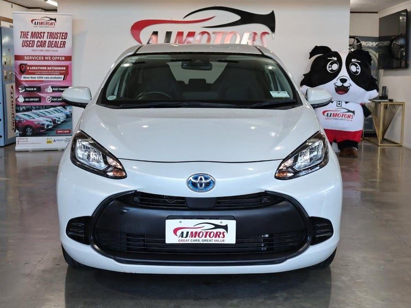 2021 Toyota Aqua HYBRID X, photo 2