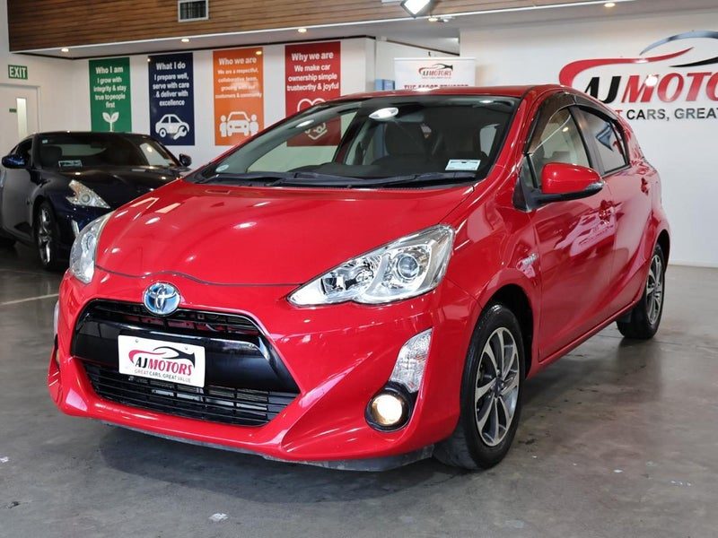2015 Toyota Aqua S Hybrid / Push Start / Bluetooth, photo 3