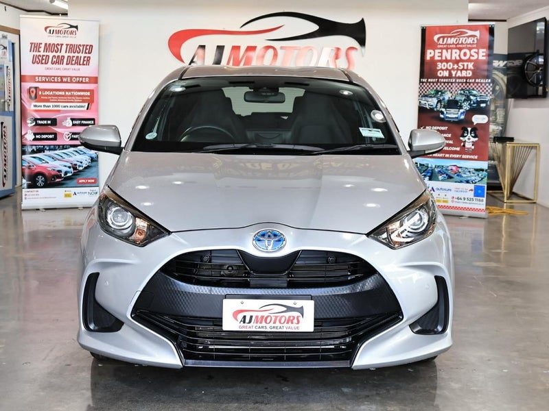 2021 Toyota Yaris Hybrid, photo 2