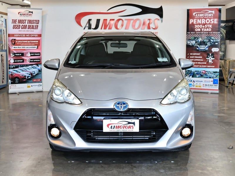 2015 Toyota Aqua S / PUSH START / REV CAM, photo 2