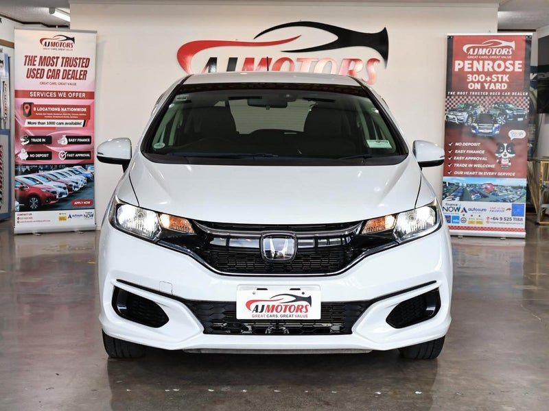 2019 Honda Fit HYBRID F PACKAGE, photo 2