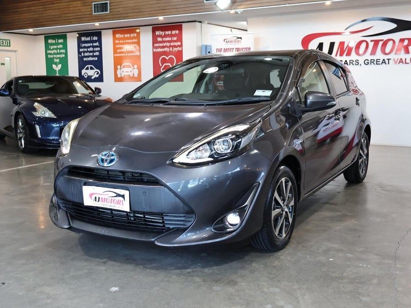 2019 Toyota Aqua S Push Button/Alloy wheels, photo 3
