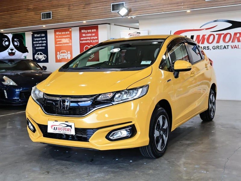 2017 Honda Fit HYBRID 4WD S PACKAGE, photo 3