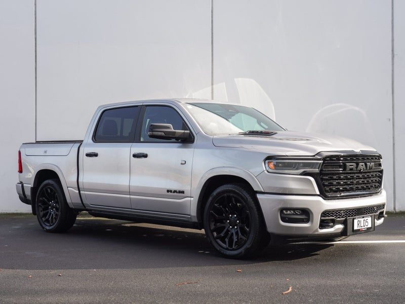 2025 Ram 1500 Limited I6 RB Night