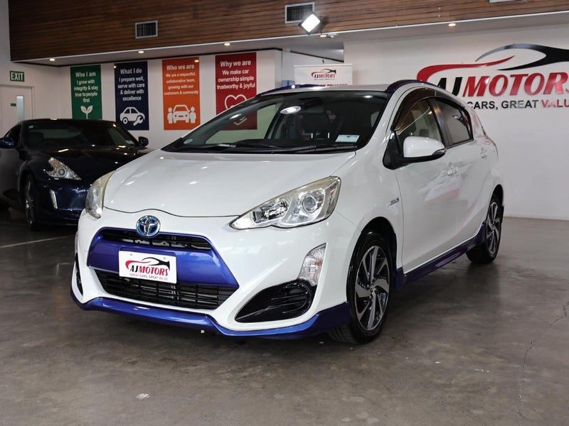 2015 Toyota Aqua X-urban, photo 3