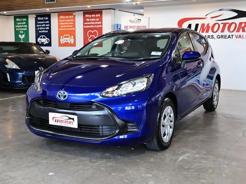 2023 Toyota Aqua HYBRID X, photo 3