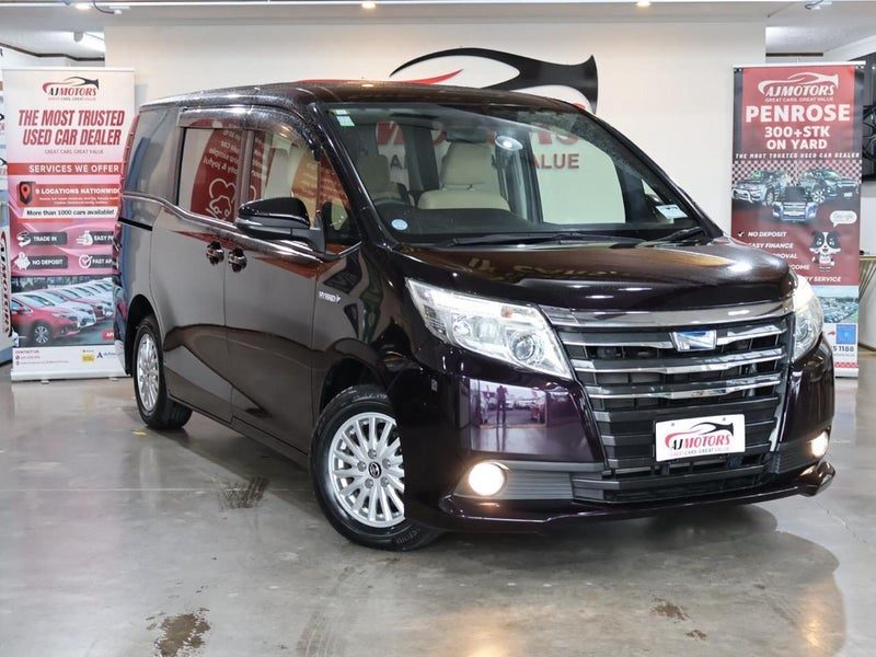 2015 Toyota Noah Hybrid X