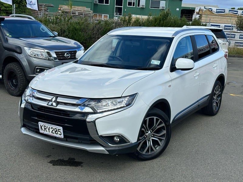 2017 Mitsubishi Outlander LS 2.5P/4WD NZ NEW), photo 3