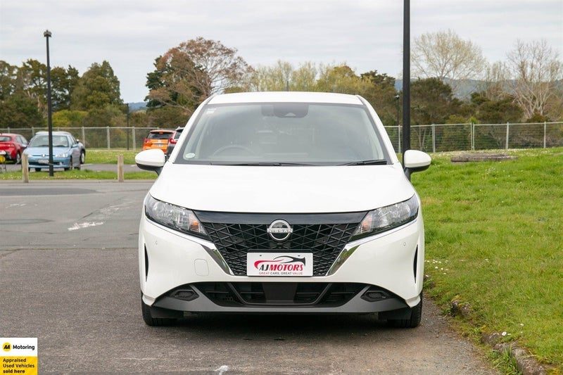 2022 Nissan Note S e-POWER Hybrid / SUPER LOW KMS, photo 2