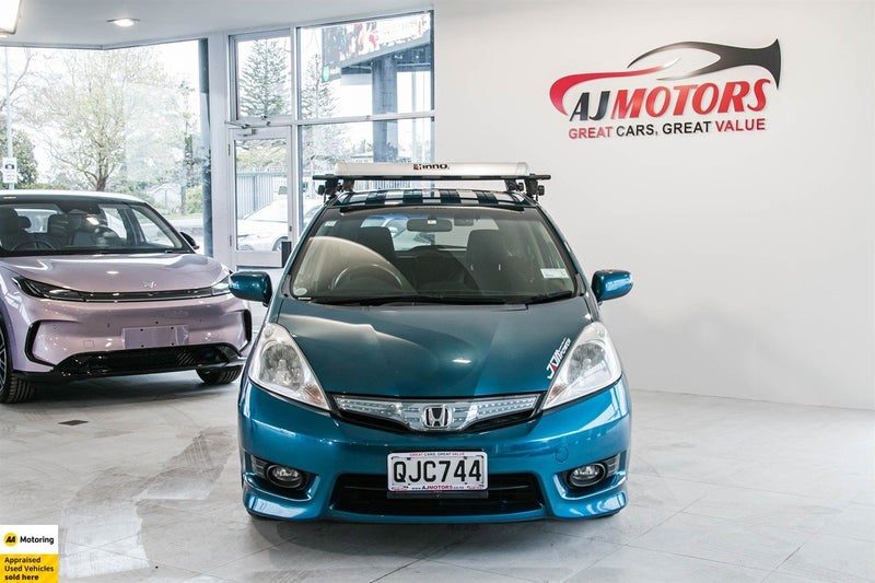 2012 Honda Fit 1.3 SHUTTLE Hybrid, photo 2