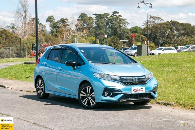 2017 Honda Fit Hybrid Sport / 4.0 Grade