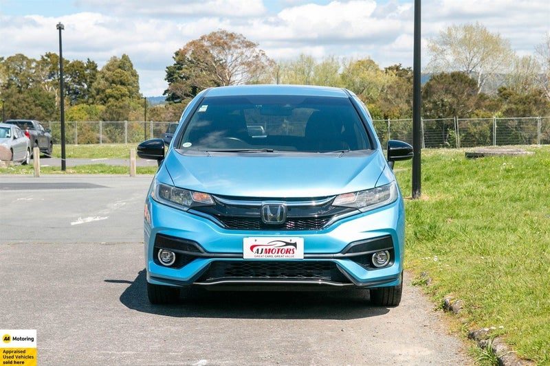 2017 Honda Fit Hybrid Sport / 4.0 Grade, photo 2