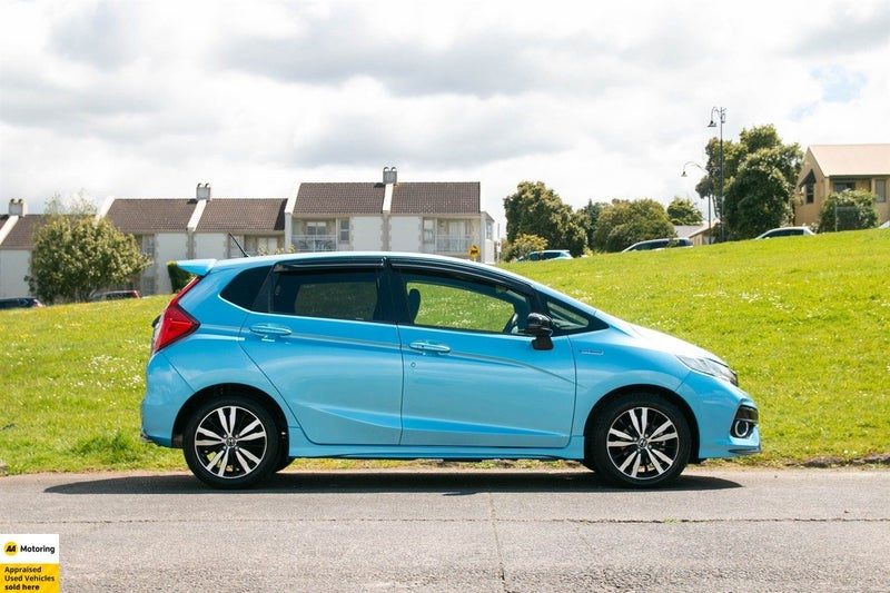 2017 Honda Fit Hybrid Sport / 4.0 Grade, photo 3