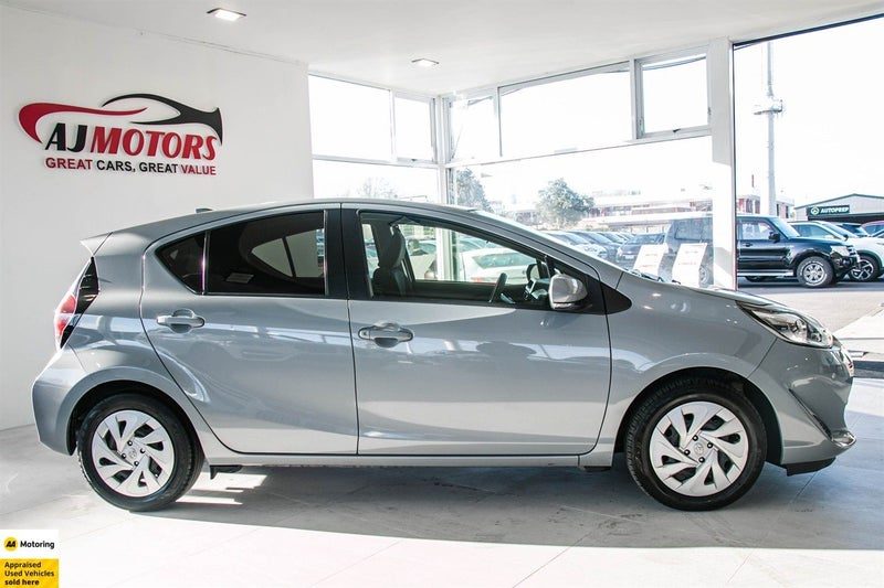 2021 Toyota Aqua S HYBRID / REV CAM, photo 3