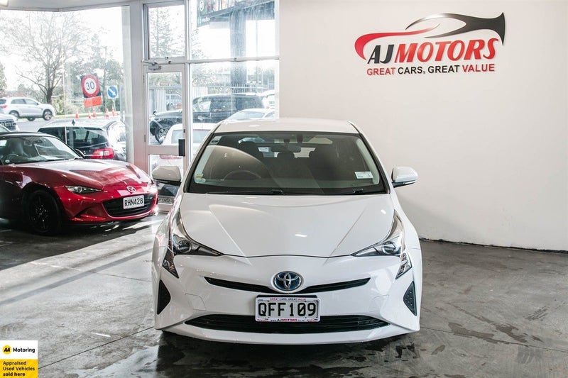 2017 Toyota Prius 1.8L Petrol Hybrid, photo 2