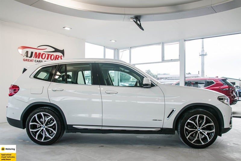 2018 BMW X3 X30I 3.0PT/4WD/8AT, photo 2