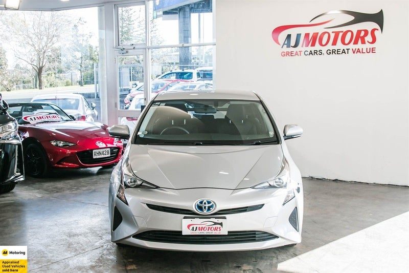 2017 Toyota Prius Hybrid, photo 2