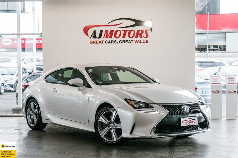 2016 Lexus RC300h Hybrid Coupe / Version L