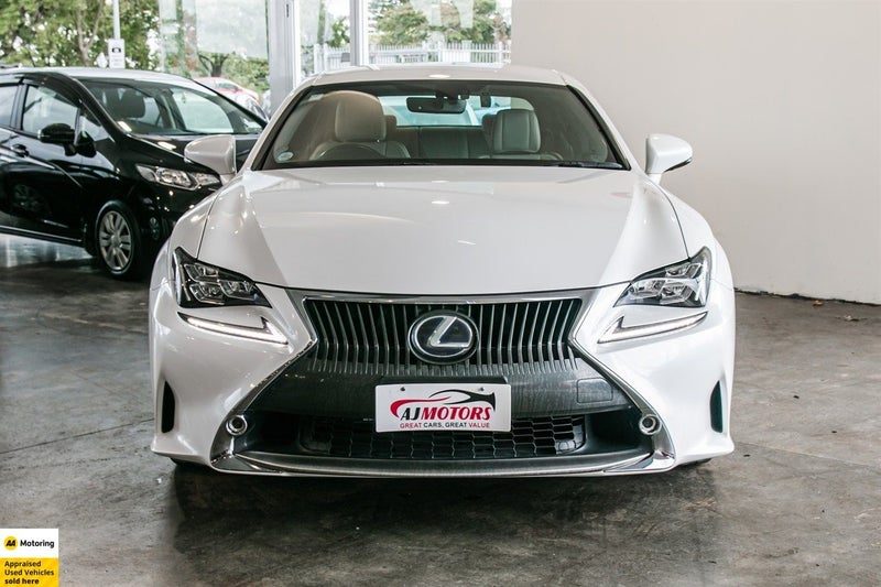 2016 Lexus RC300h Hybrid Coupe / Version L, photo 2