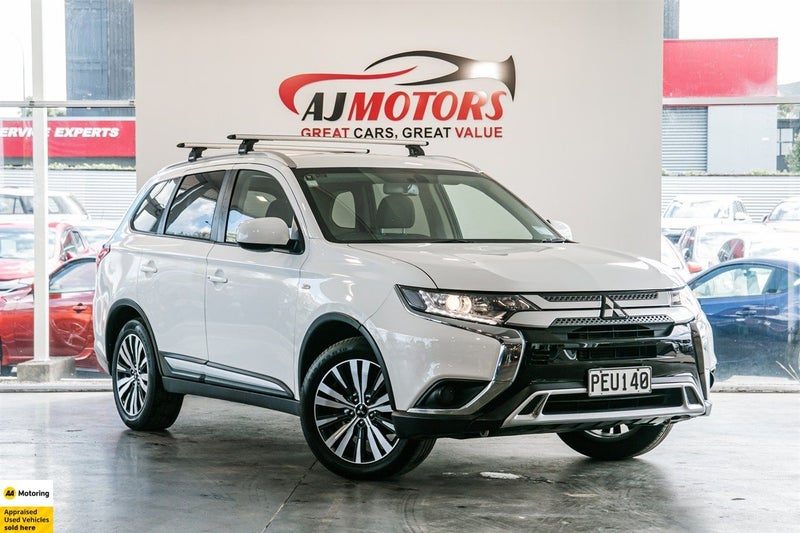 2022 Mitsubishi Outlander LS 2.4P/CVT/7 SEATERS, main photo