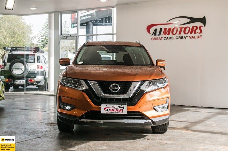 2017 Nissan X-Trail 2.0 Petrol 7ST 4WD, photo 2