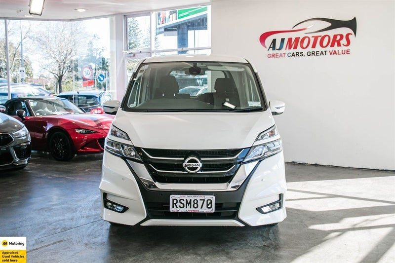2017 Nissan Serena Highway Star, photo 2