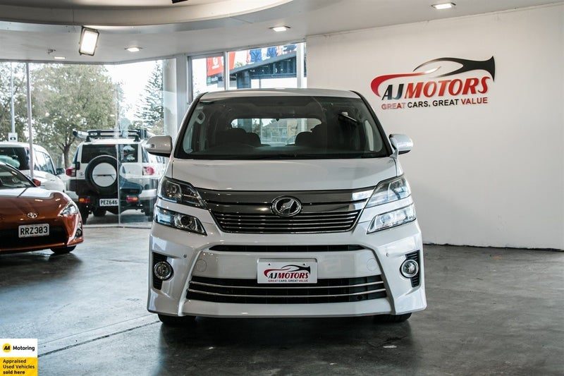 2013 Toyota Vellfire 7 Seater, photo 2