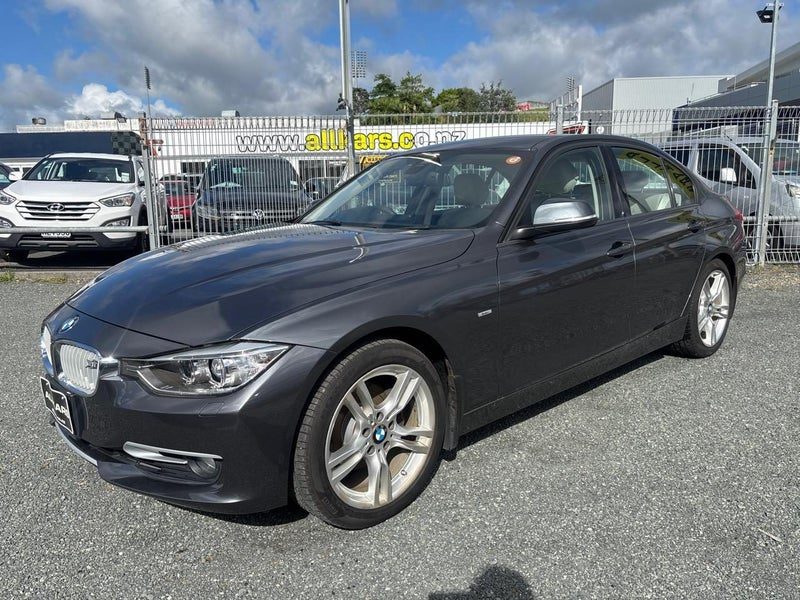 2014 BMW 320i Modern