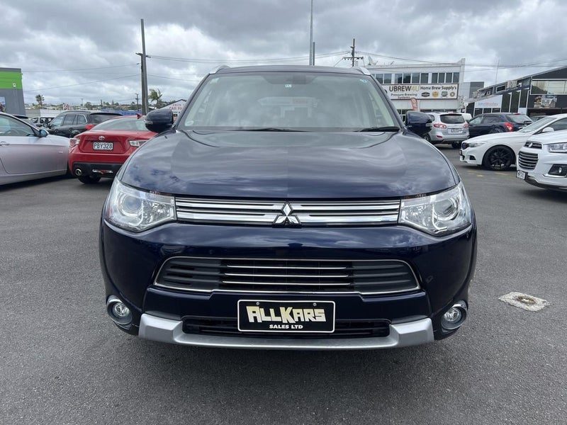 2014 Mitsubishi Outlander PHEV, photo 2