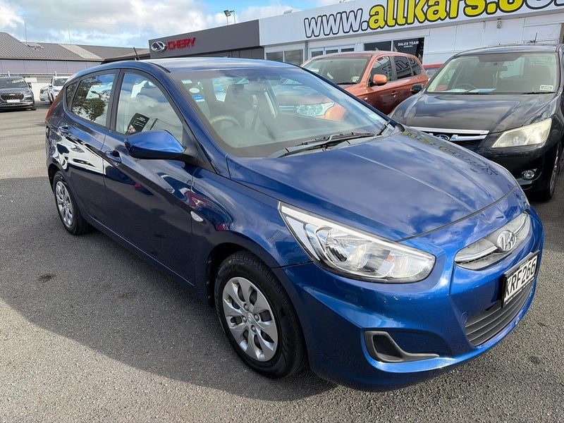 2017 Hyundai Accent HATCH, photo 3
