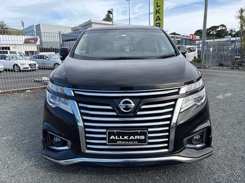2017 Nissan Elgrand Highway Star, photo 2