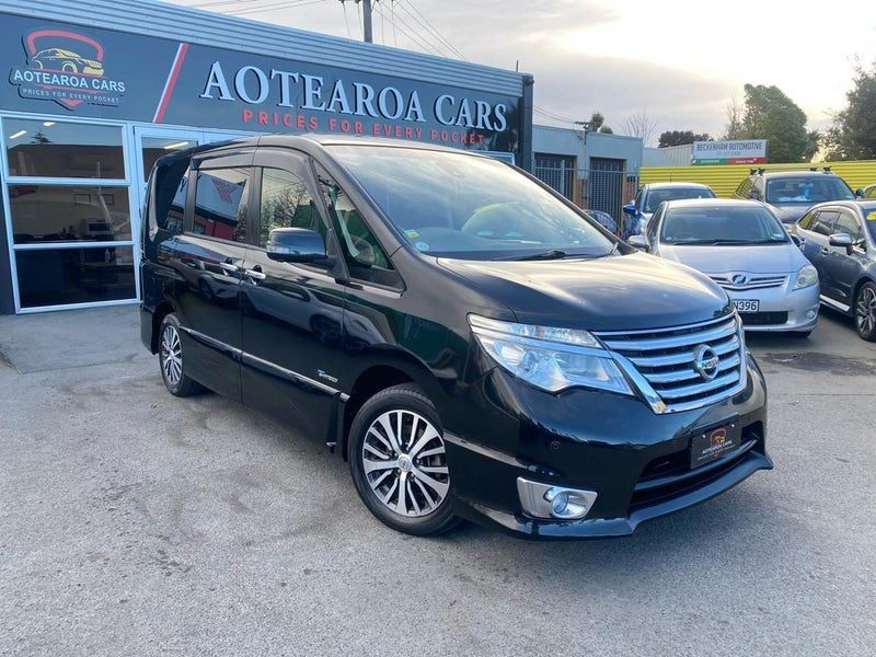 2015 Nissan Serena Hybrid, main photo
