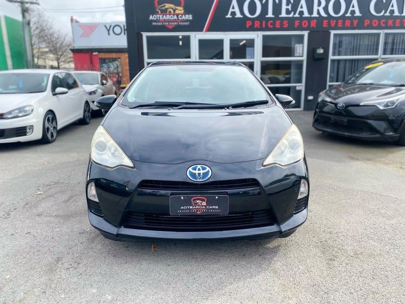 2013 Toyota Aqua, photo 2