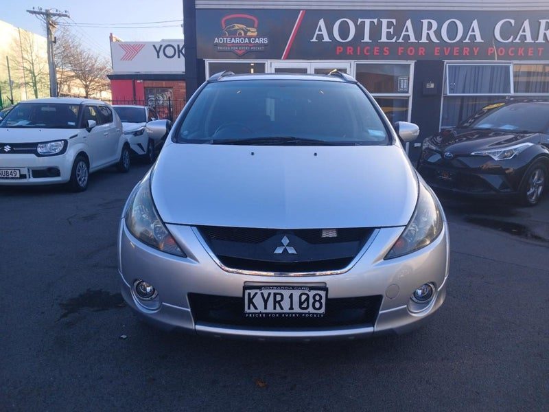 2006 Mitsubishi Grandis 7 Seater, photo 2