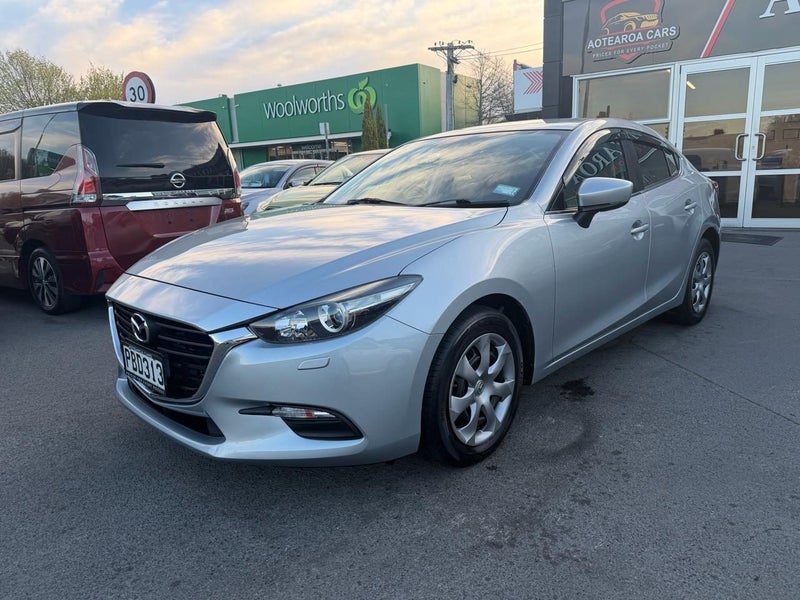 2016 Mazda Axela AWD / Rare to Find, photo 2